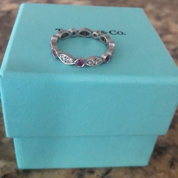 Tiffany & Co. Platinum Pink Sapphires and Diamonds - Picture 11 of 11